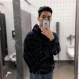 Meet your Posher, Luis